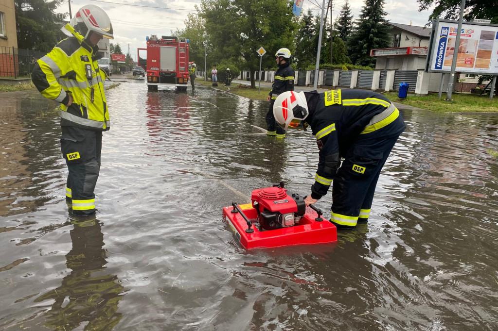 Strażacy walczyli z wodą