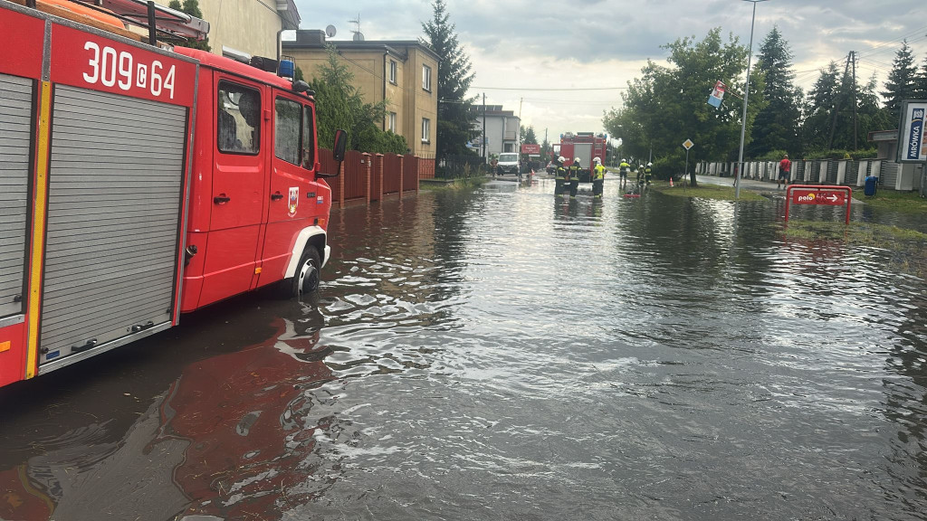 Strażacy walczyli z wodą