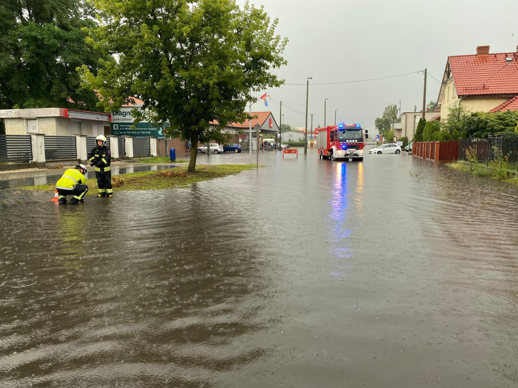 Strażacy walczyli z wodą