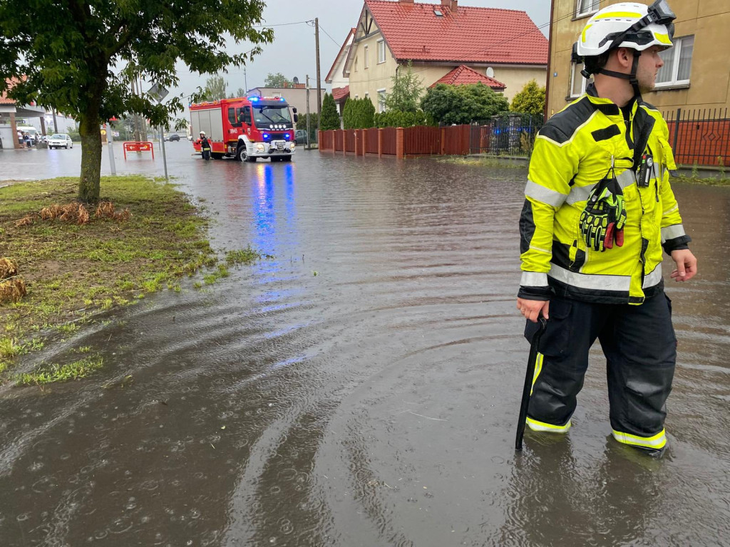 Strażacy walczyli z wodą
