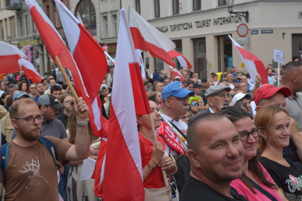 Antymigracyjny protest w Toruniu