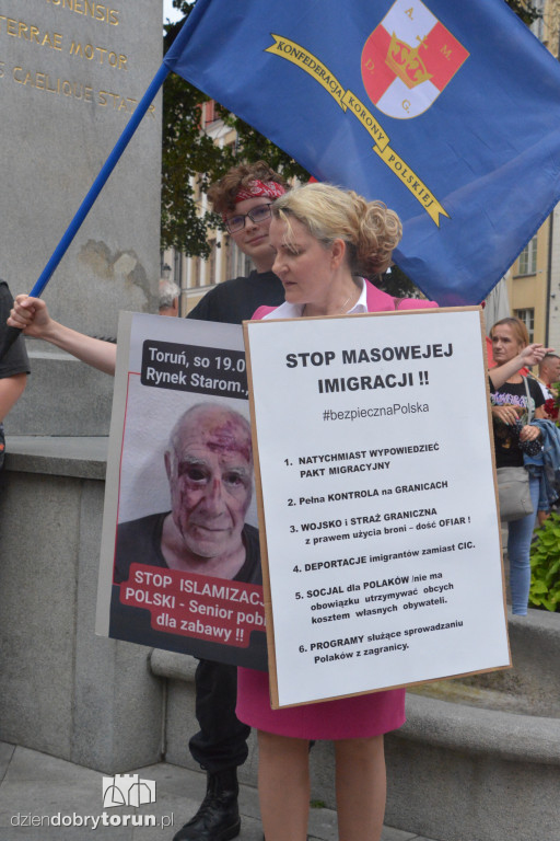 Antymigracyjny protest w Toruniu