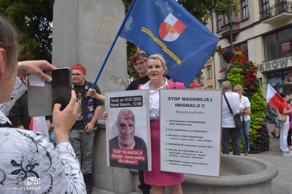 Antymigracyjny protest w Toruniu