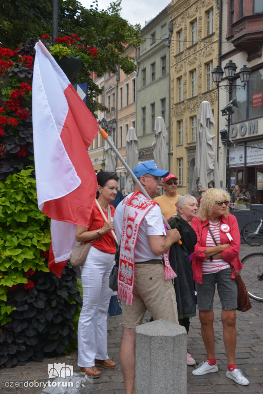 Antymigracyjny protest w Toruniu