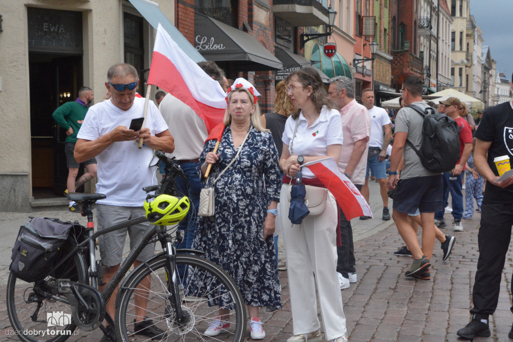 Antymigracyjny protest w Toruniu