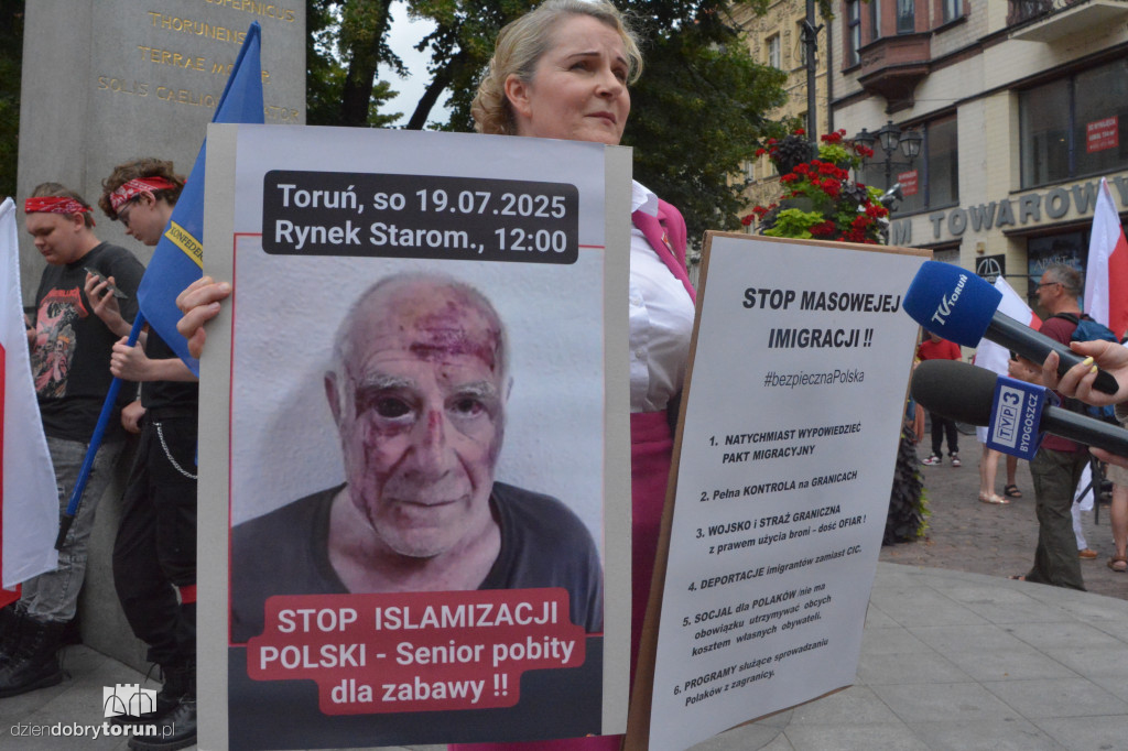 Antymigracyjny protest w Toruniu