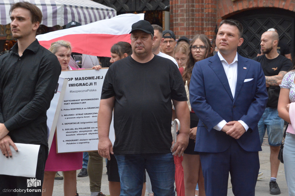 Antymigracyjny protest w Toruniu