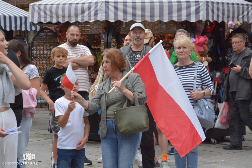 Antymigracyjny protest w Toruniu