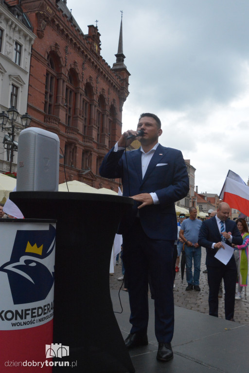 Antymigracyjny protest w Toruniu