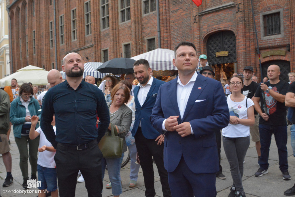Antymigracyjny protest w Toruniu