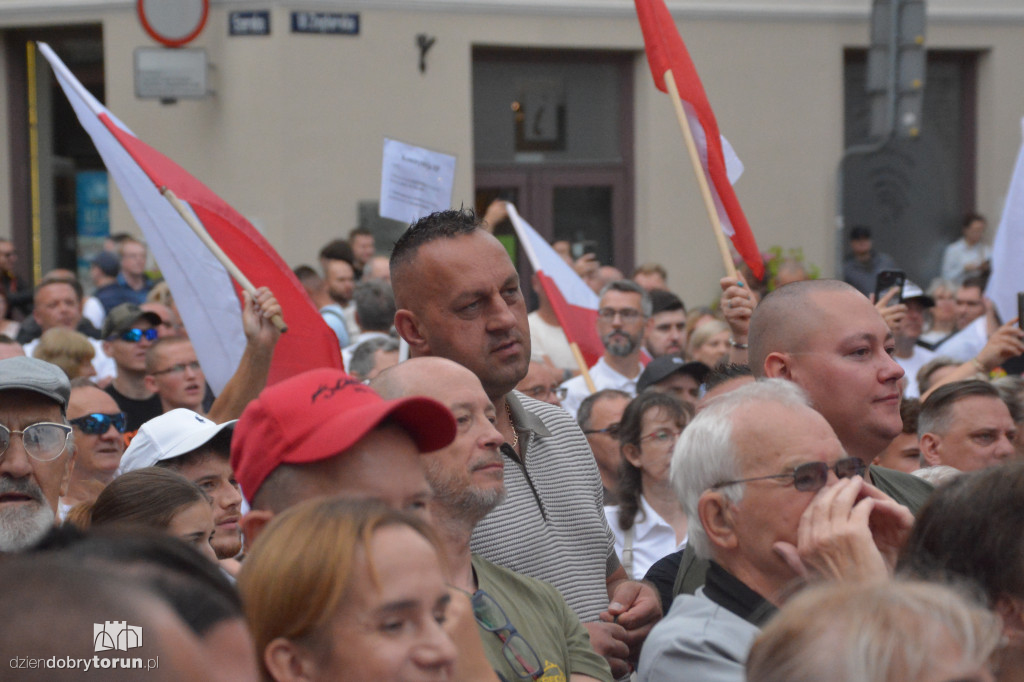 Antymigracyjny protest w Toruniu