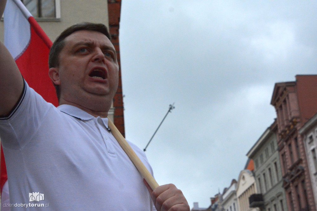 Antymigracyjny protest w Toruniu