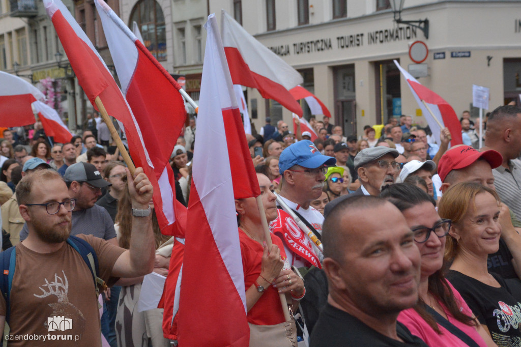 Antymigracyjny protest w Toruniu