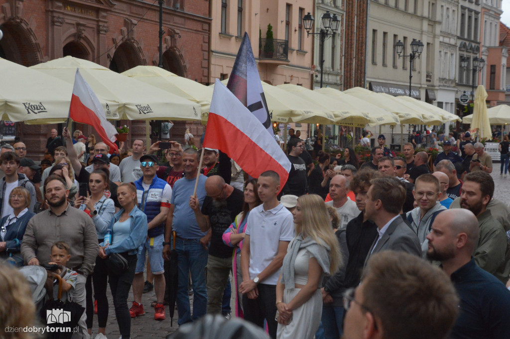 Antymigracyjny protest w Toruniu