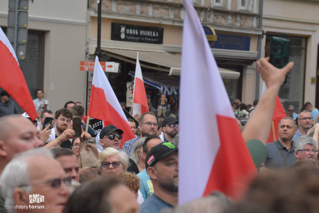 Antymigracyjny protest w Toruniu