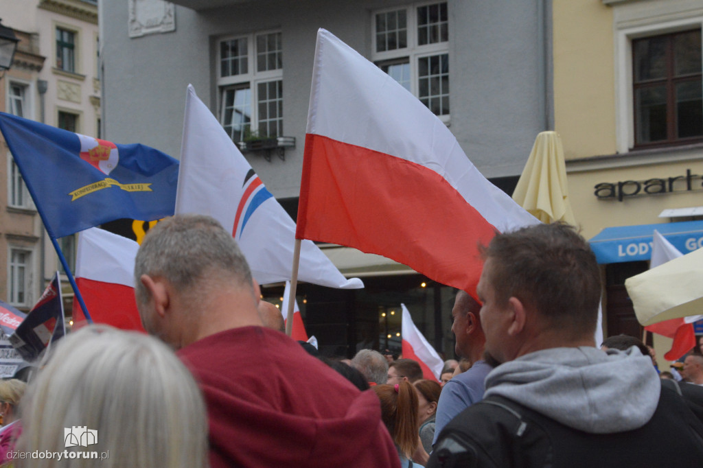 Antymigracyjny protest w Toruniu