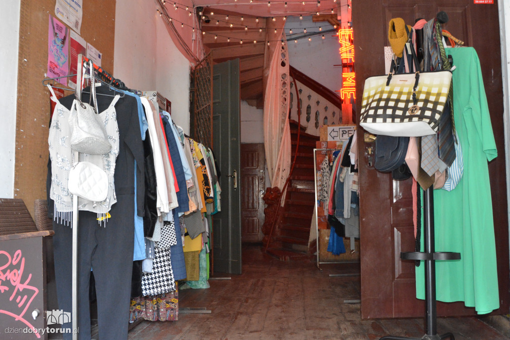 Moda i pomoc w jednym miejscu