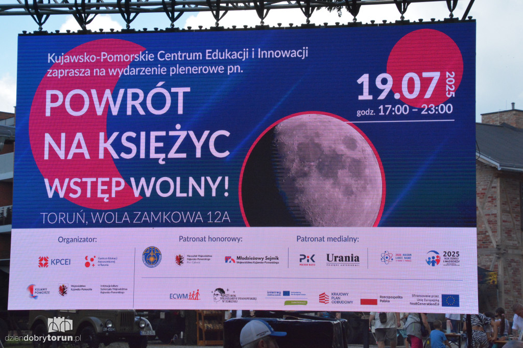 Piknik rodzinny Powrót na Księżyc