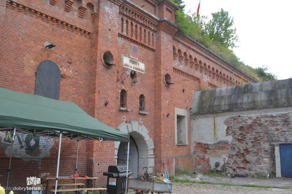 Porządki w Forcie I