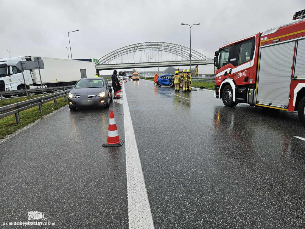 Paraliż na autostradzie A1. Ford zmiażdżony