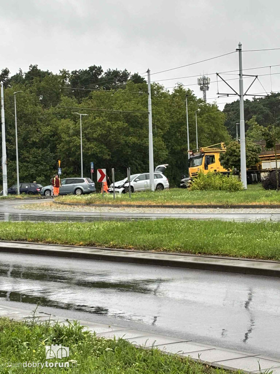 Zderzenie tramwaju z osobówką