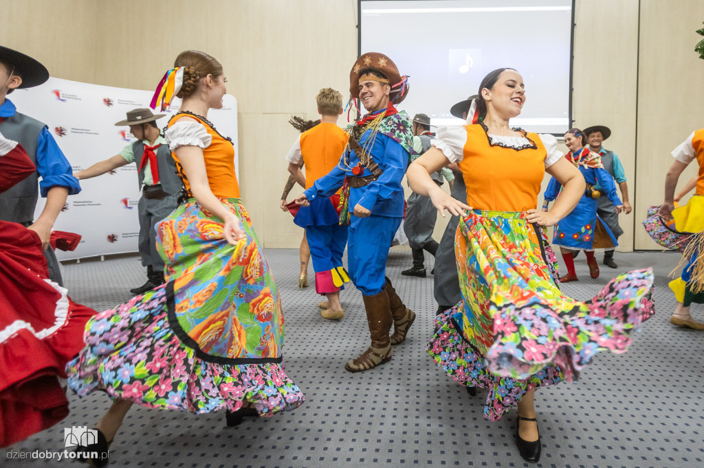 Polsko-brazylijski folklor na kujawskiej scenie