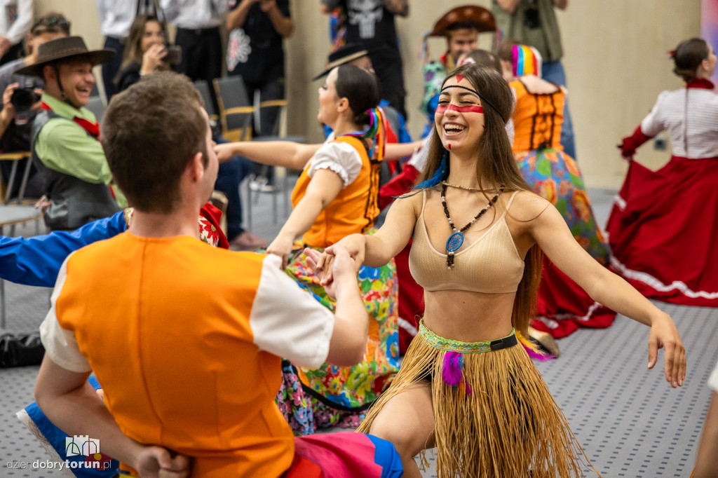 Polsko-brazylijski folklor na kujawskiej scenie
