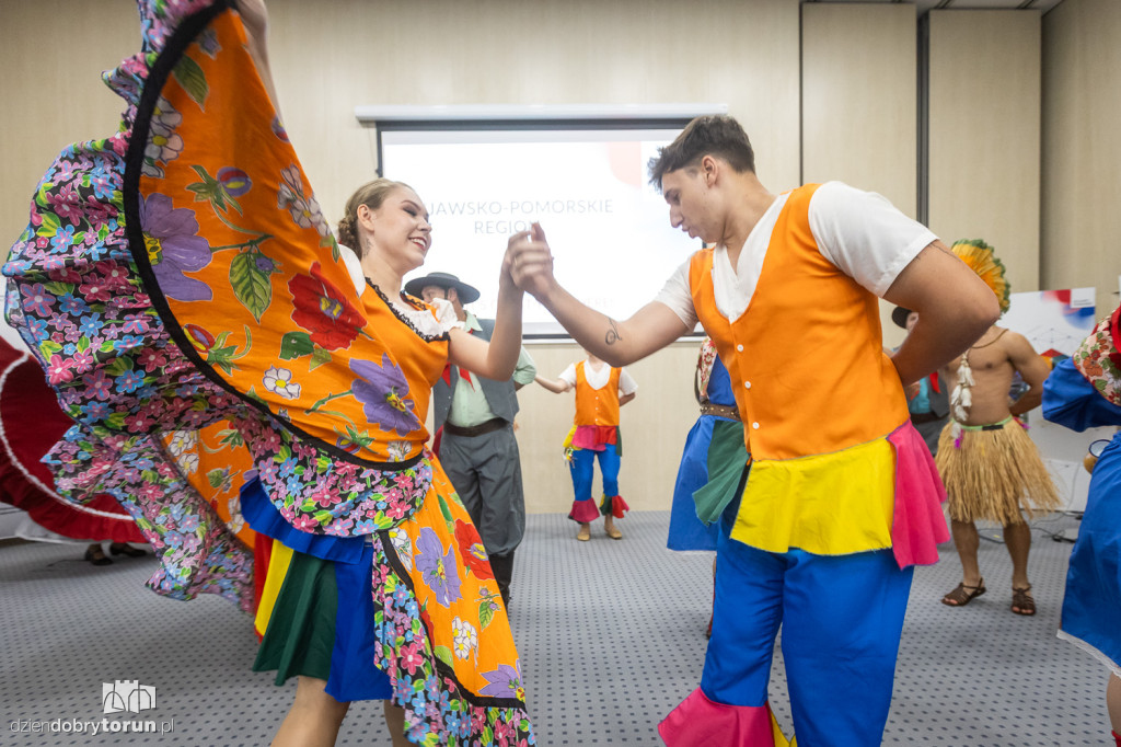 Polsko-brazylijski folklor na kujawskiej scenie