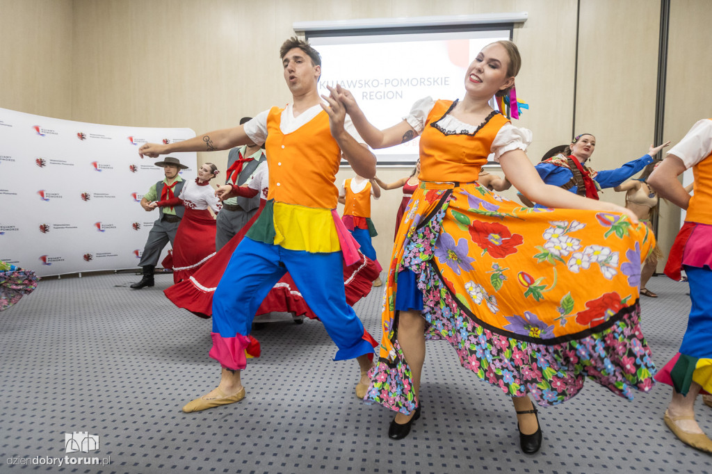 Polsko-brazylijski folklor na kujawskiej scenie