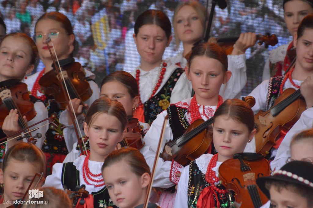 Tak śpiewała scena Dziękczynienia w Rodzinie