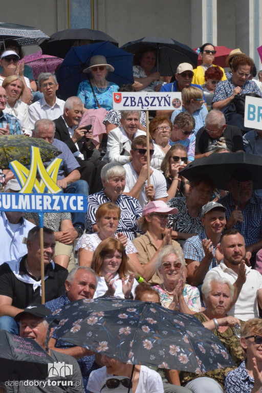 Pielgrzymi z całej Polski zjechali do Torunia