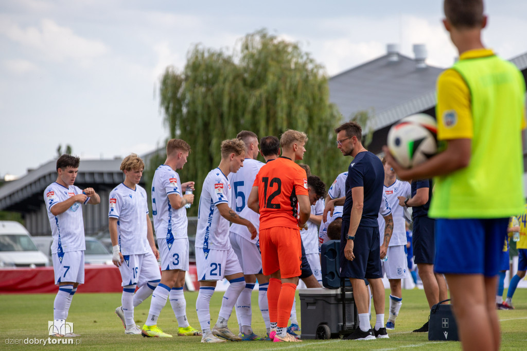 Elana Toruń 2 : 4 Lech II Poznań