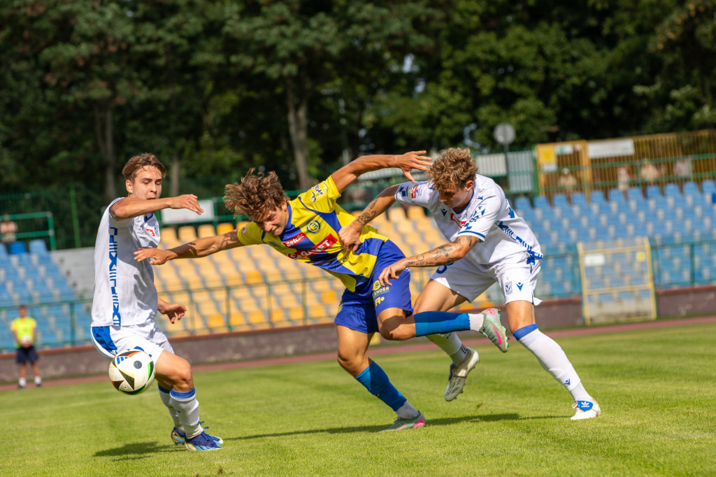 Elana Toruń 2 : 4 Lech II Poznań