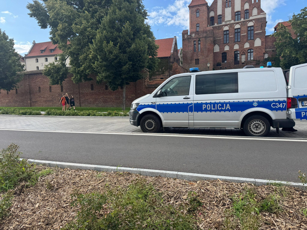 Skoczył z tarasu do Wisły!