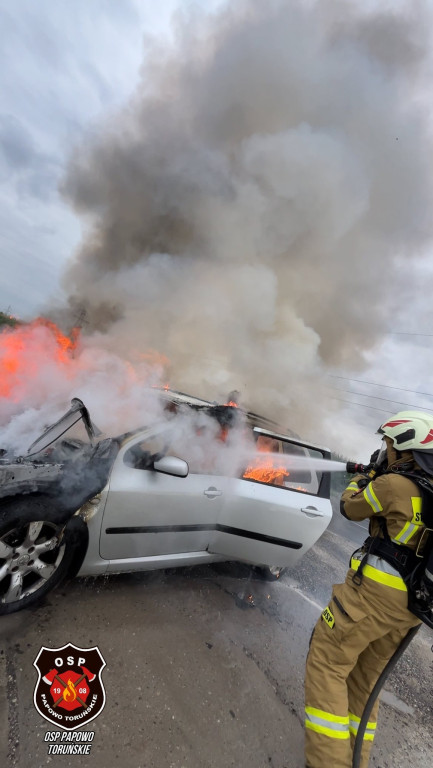 Peugeot spłonął doszczętnie!