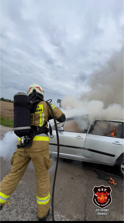 Peugeot spłonął doszczętnie!
