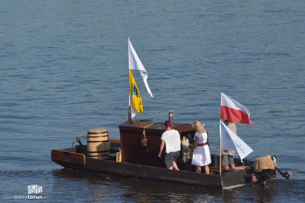 Parada otwierająca Festiwal Wisły w Toruniu