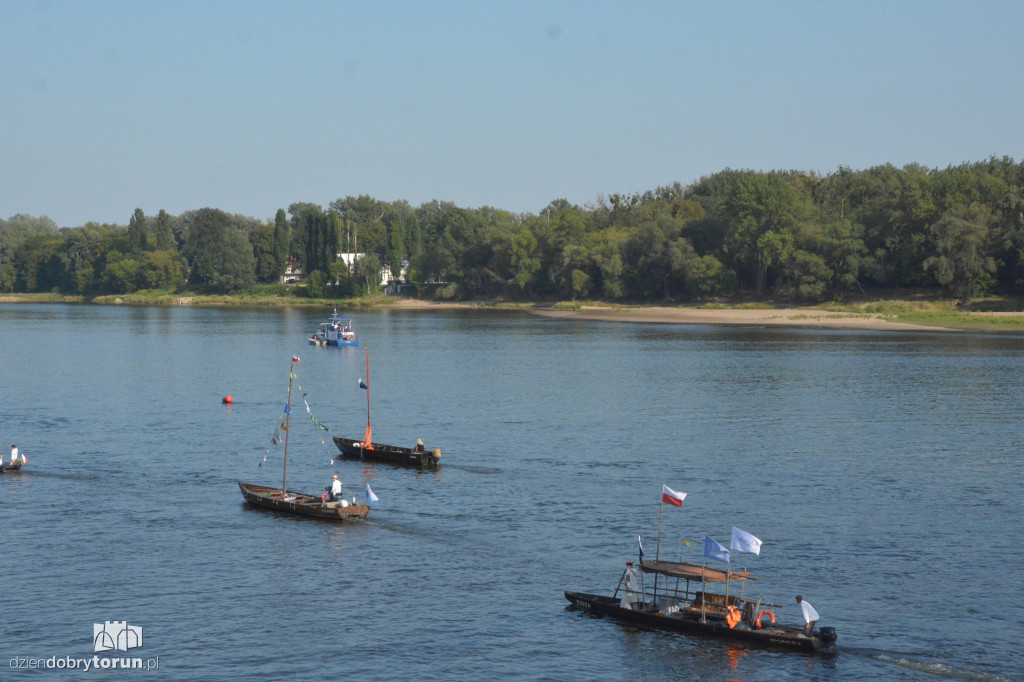 Parada otwierająca Festiwal Wisły w Toruniu