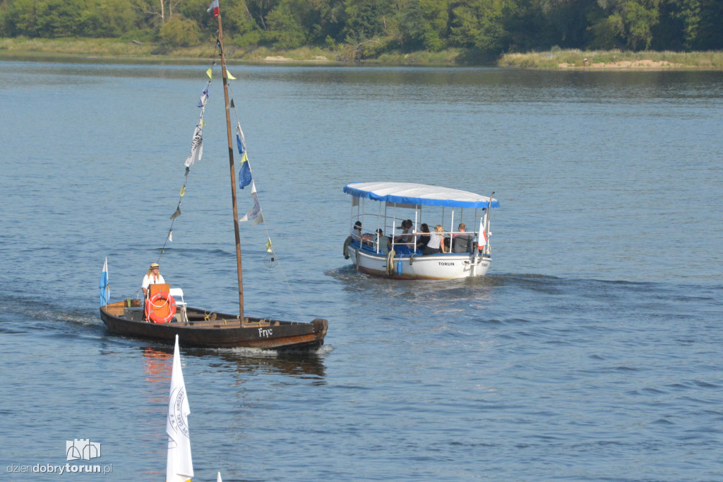 Parada otwierająca Festiwal Wisły w Toruniu