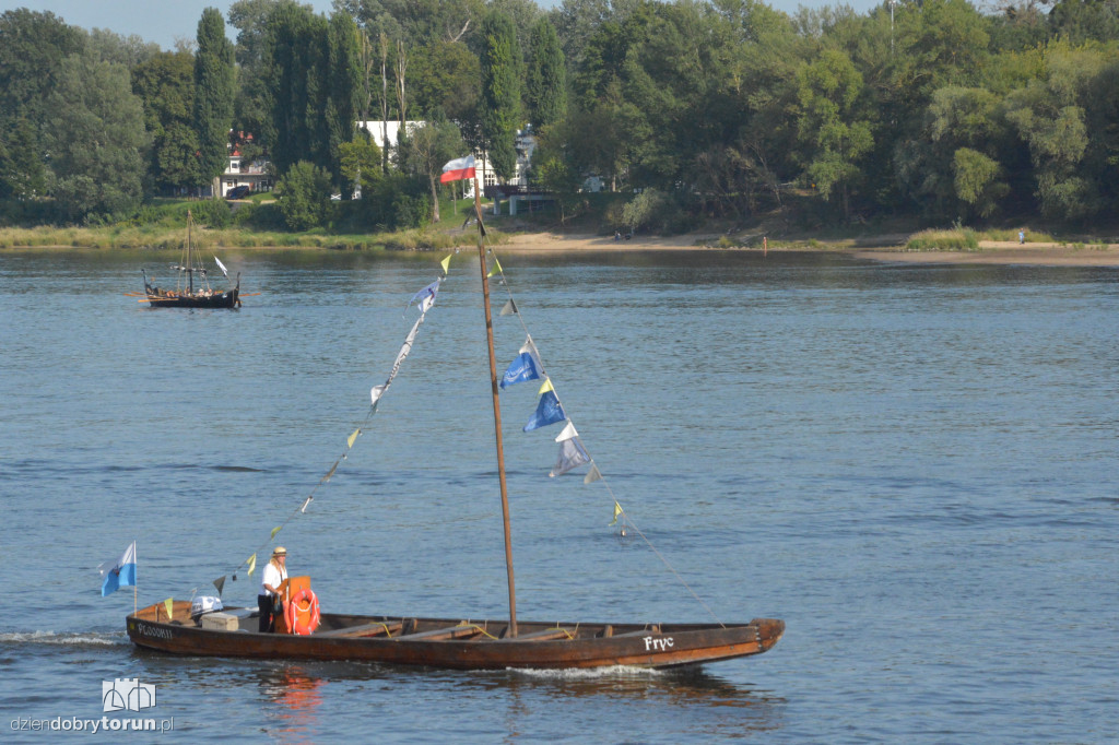 Parada otwierająca Festiwal Wisły w Toruniu