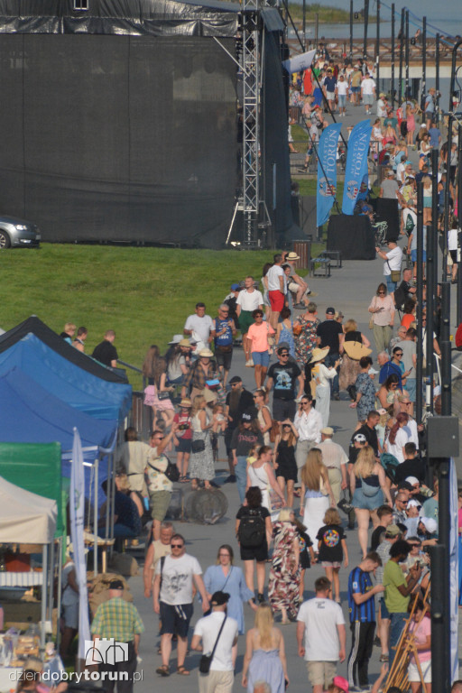 Parada otwierająca Festiwal Wisły w Toruniu