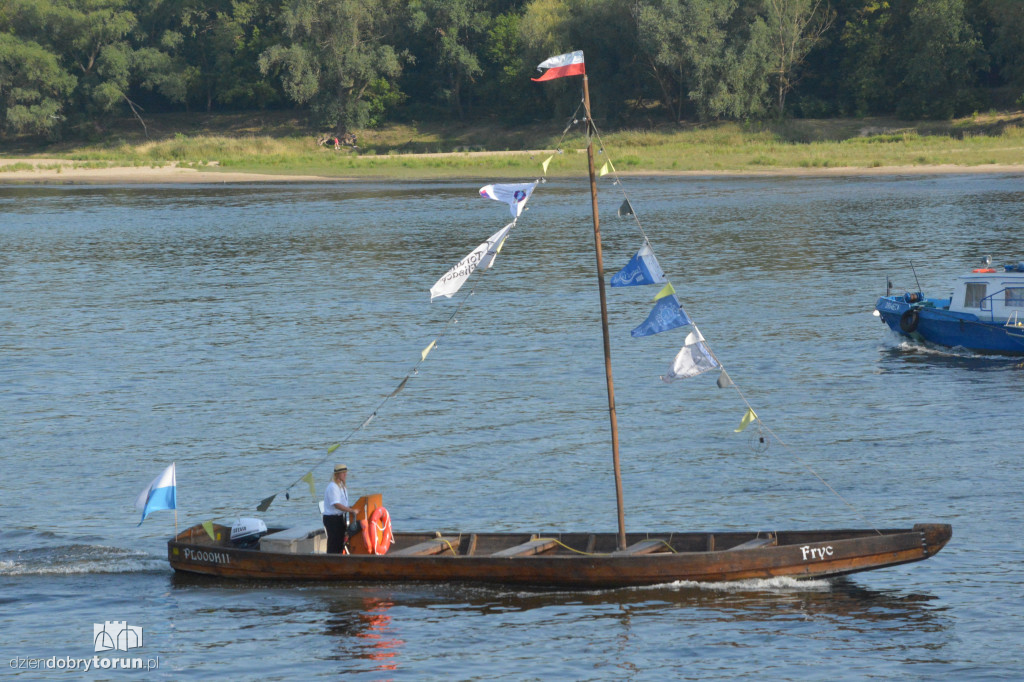 Parada otwierająca Festiwal Wisły w Toruniu