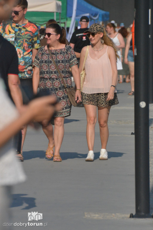 Parada otwierająca Festiwal Wisły w Toruniu