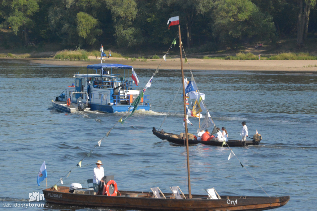 Parada otwierająca Festiwal Wisły w Toruniu