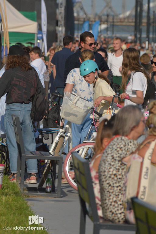 Parada otwierająca Festiwal Wisły w Toruniu