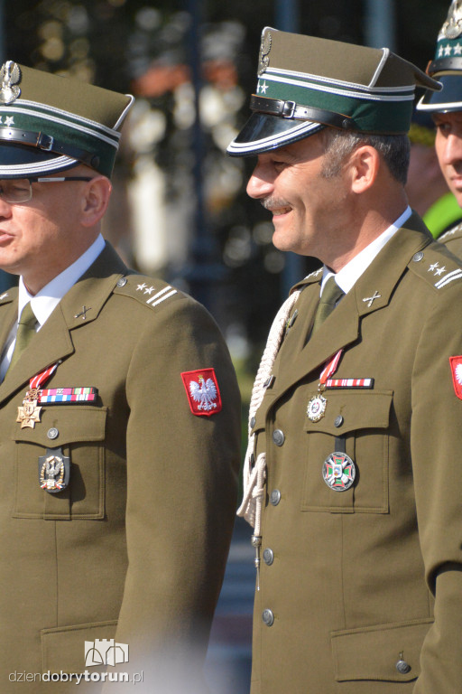 Złożenie kwiatów pod pomnikiem Józefa Hallera