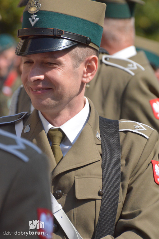 Patriotyczny przemarsz w Toruniu