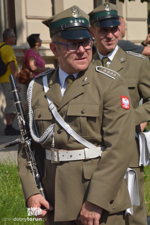 Patriotyczny przemarsz w Toruniu