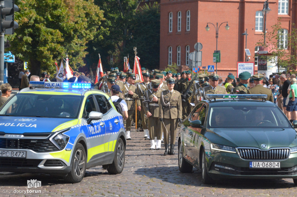 Patriotyczny przemarsz w Toruniu
