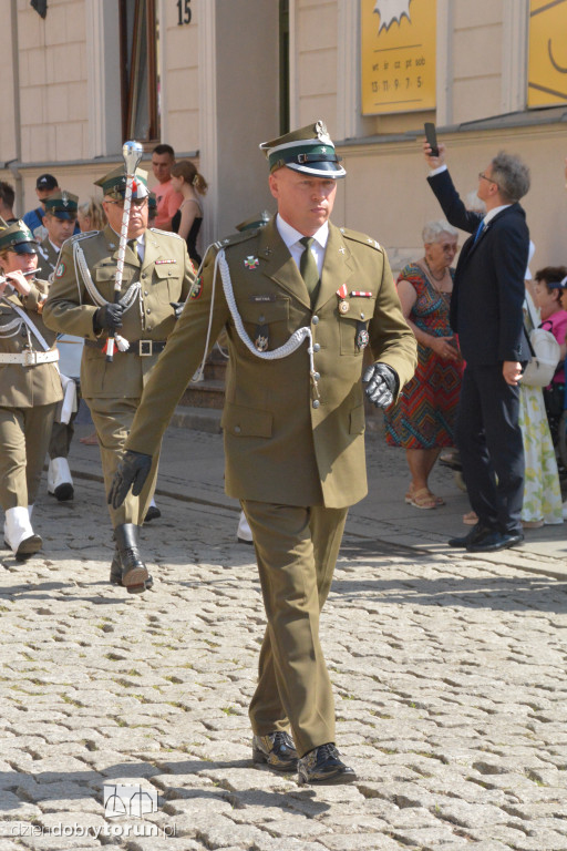Patriotyczny przemarsz w Toruniu